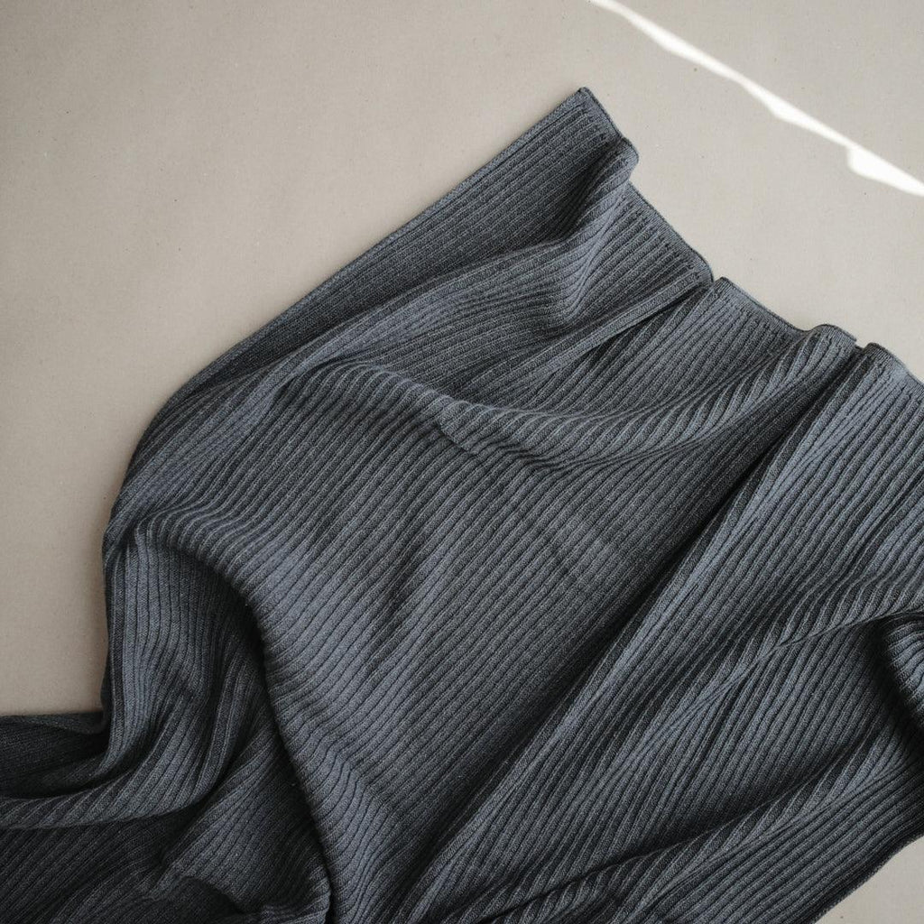 Knitted Ribbed Blanket, Dark Grey Melange - Mushie